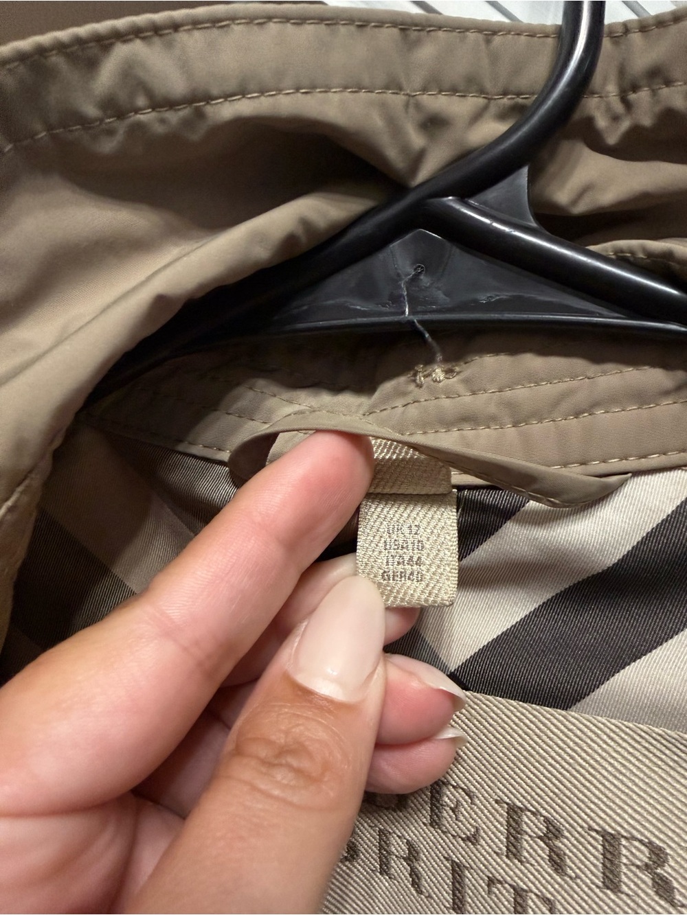 Burberry Tan Double-Breasted Short Trench Coat - Picture 11 of 11